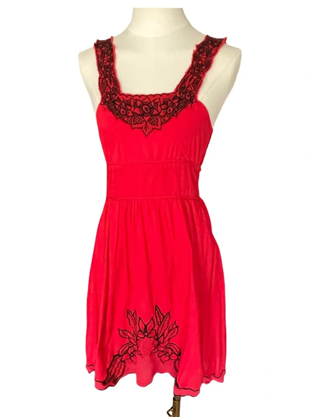 Free People Red and Black Lace Trim Boho Cotton Mini Dress Size 0 - Picture 2 of 16